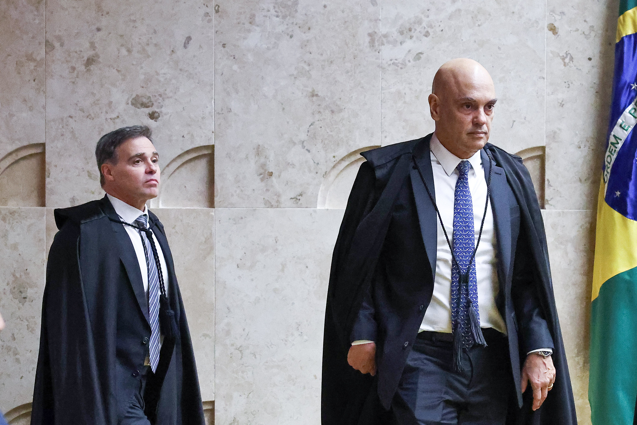 Moraes quer Mendonça no inquérito das fake news. Perde e ganha de Lula